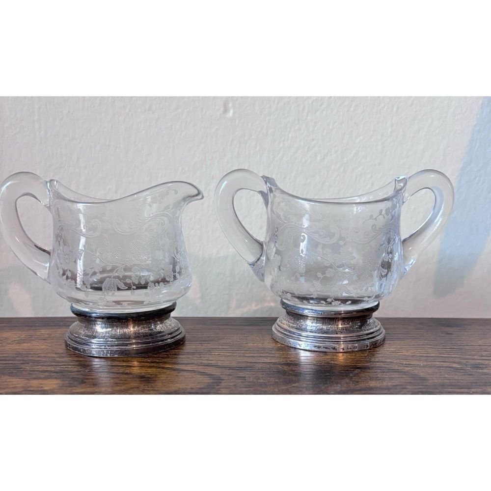 Chantilly
by CAMBRIDGE Mini Creamer/ Sugar Bowl/ Sterling Silver Base
